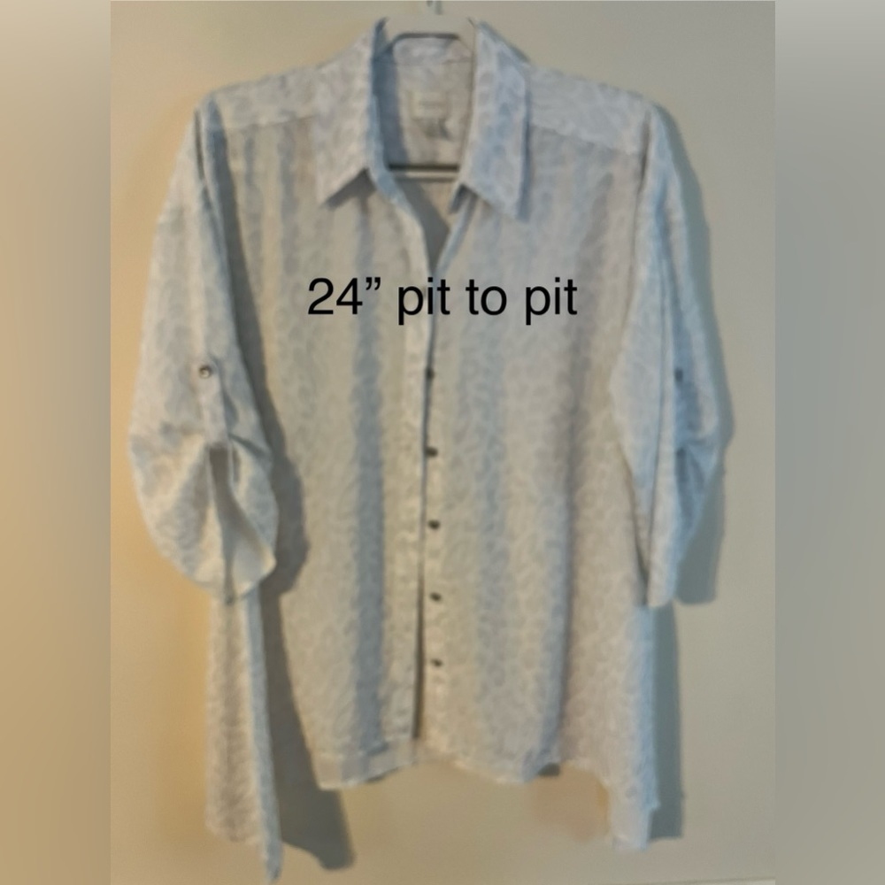 Chicos Size 2 Tunic like top. Grey and white. Button up